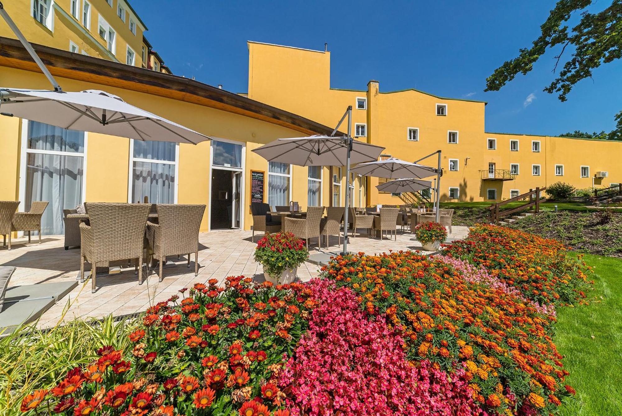 Spa Resort PAWLIK-AQUAFORUM Františkovy Lázně Exterior foto